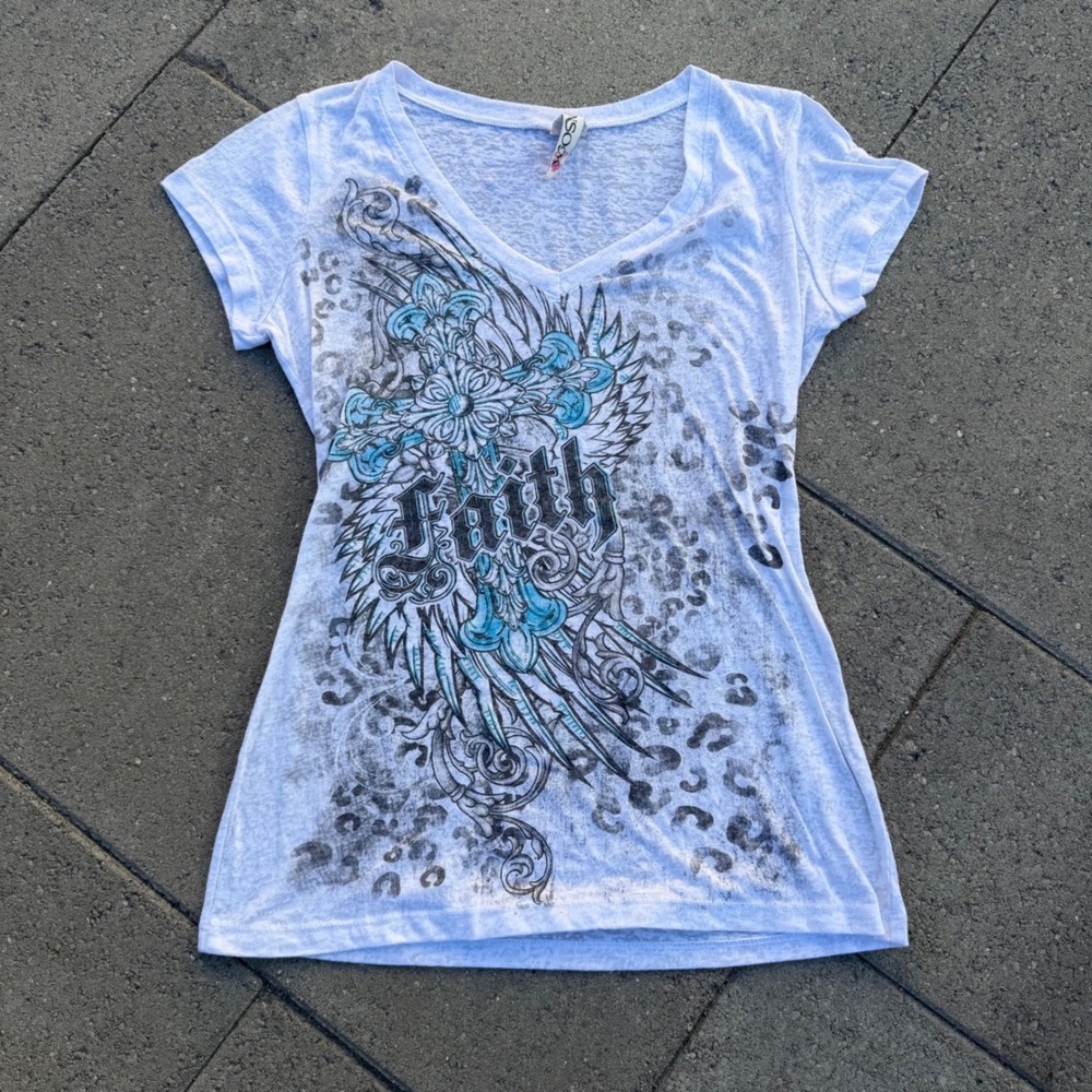 Ransom Women Y2K Faith Cross Wing Graphic V-Neck Tee White Blue Medium